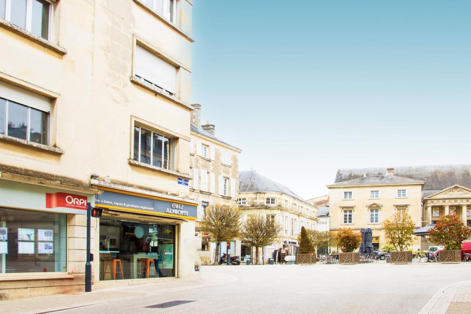 Le Boncenne - Large Bright T4 Downtown Apartment ปัวติเยร์ ภายนอก รูปภาพ